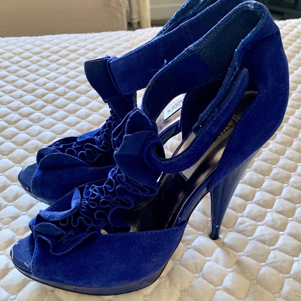 Steve Madden Blue Fiesta Ruffle, size 8.5
